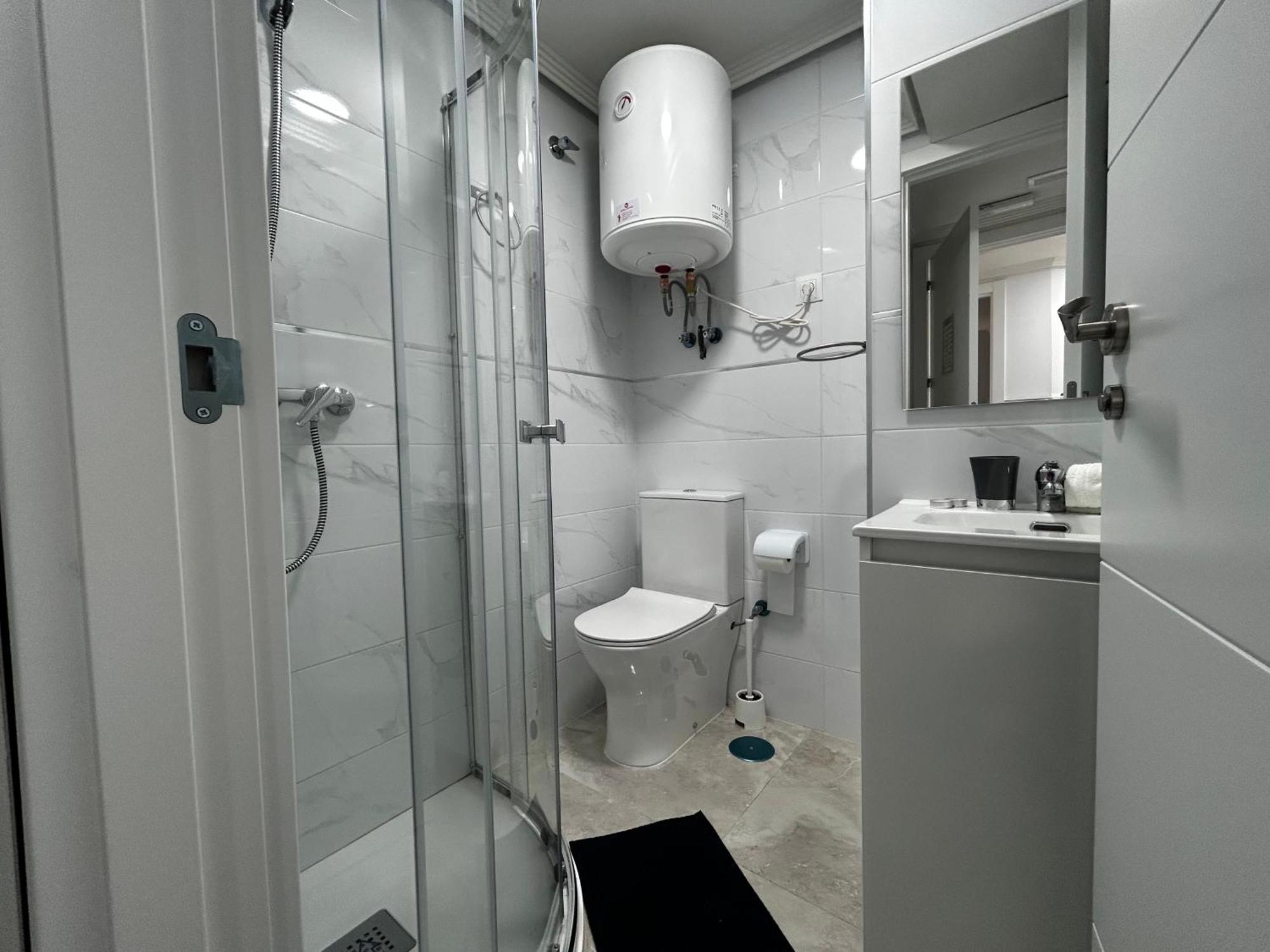Habitaciones Doble Con Bano Privado En El Centro De Madrid Exterior photo