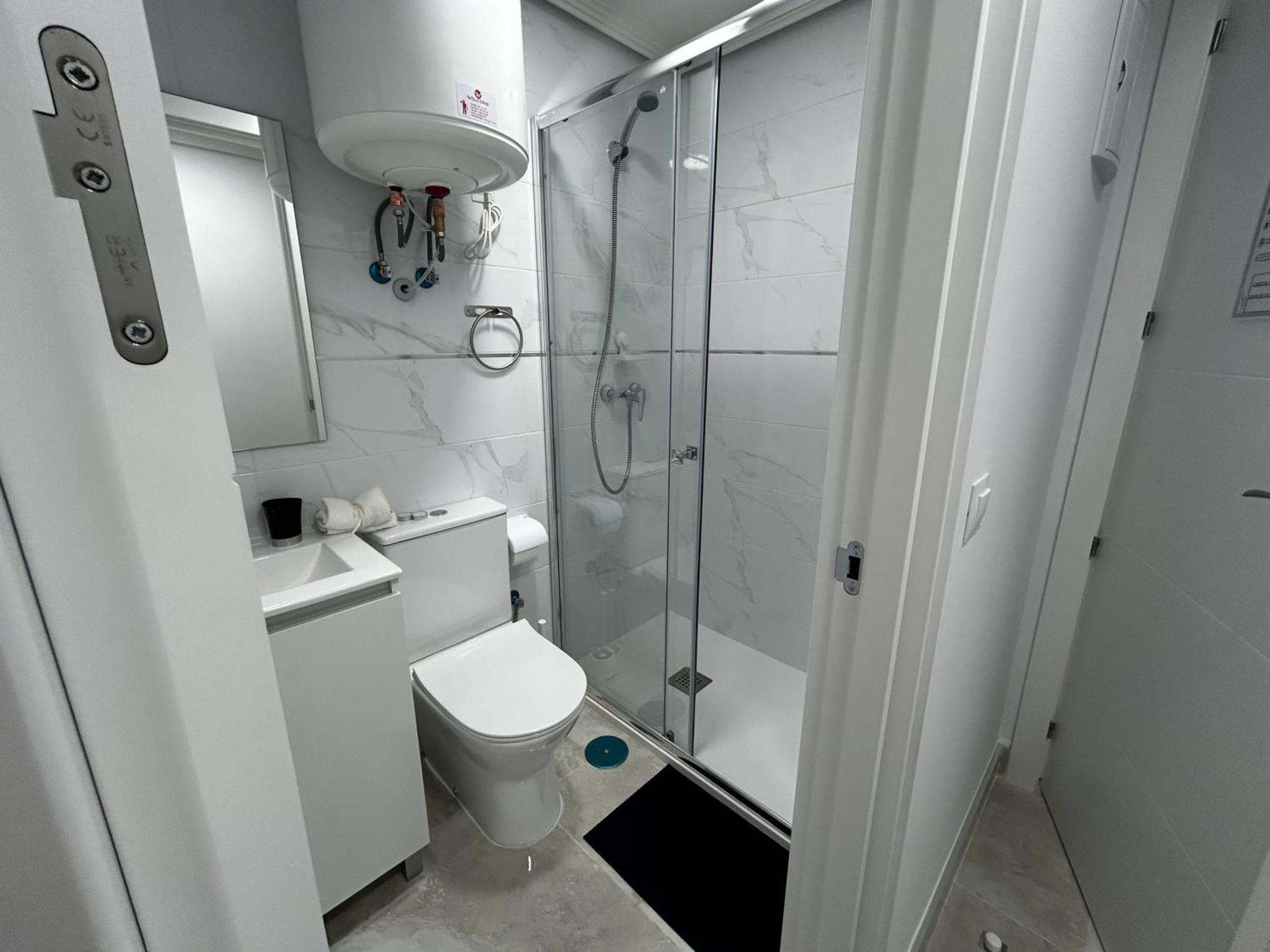 Habitaciones Doble Con Bano Privado En El Centro De Madrid Exterior photo