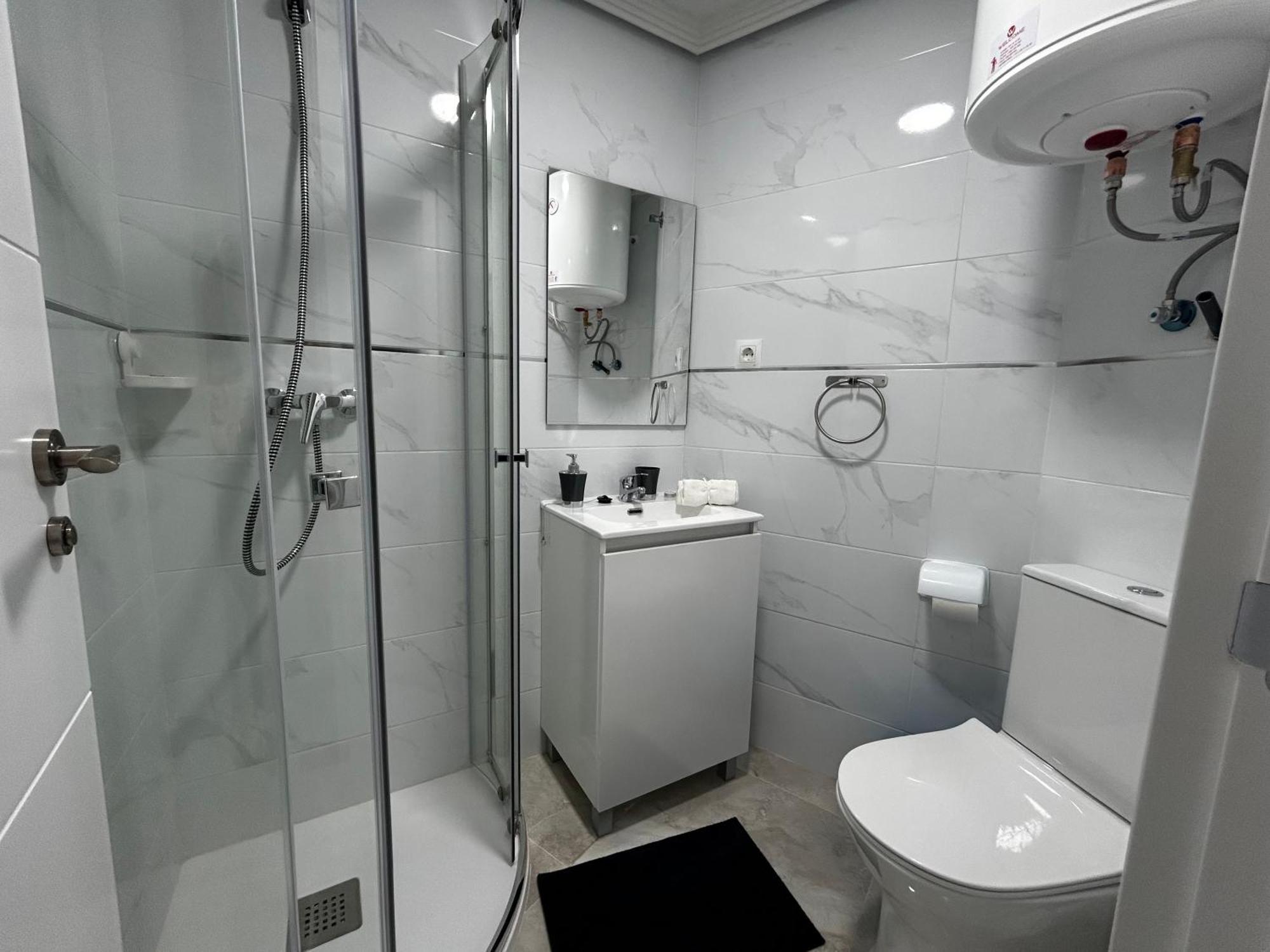 Habitaciones Doble Con Bano Privado En El Centro De Madrid Exterior photo